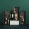 Χρυσός τσαντών εγγράφου μπουκαλιών κρασιού τυπωμένων υλών συνήθειας που σφραγίζει τα ζαρωμένα κουτιά από χαρτόνι